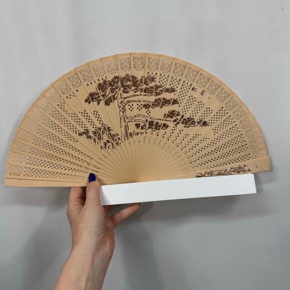 Mount Lai The Painted Wooden Fan Chinese Sandalwood New in Box - Picture 5 of 6